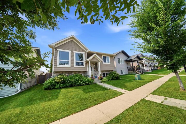 Property Photo:  59 Wildrose Drive  AB T4S 2L1 
