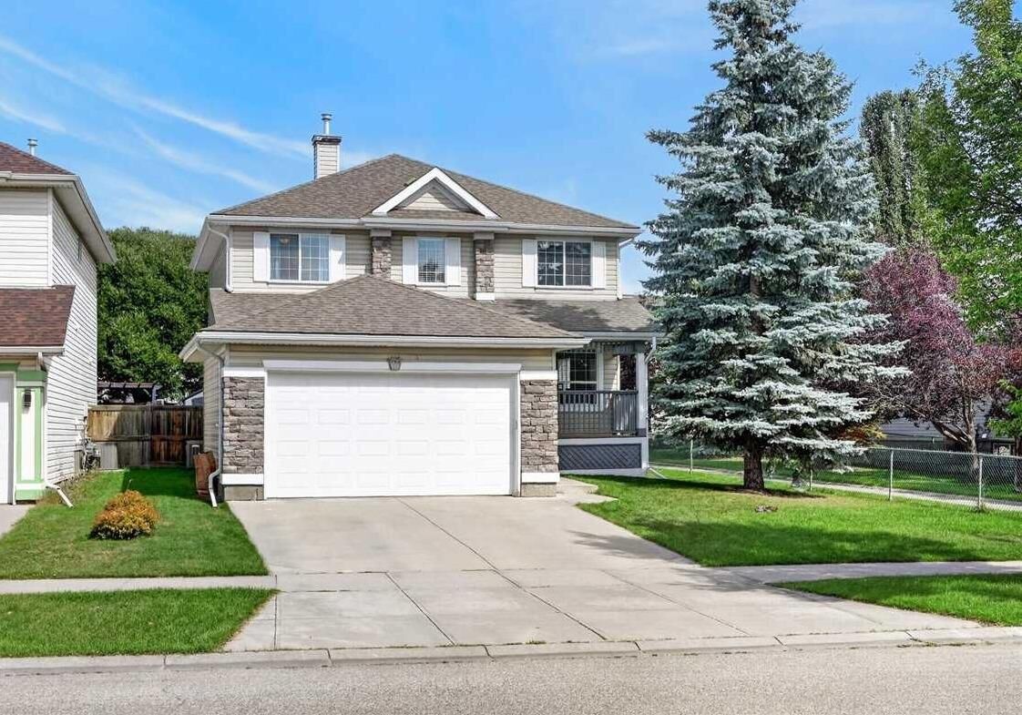 Property Photo:  625 Somerset Drive SW  AB T2Y 4K7 