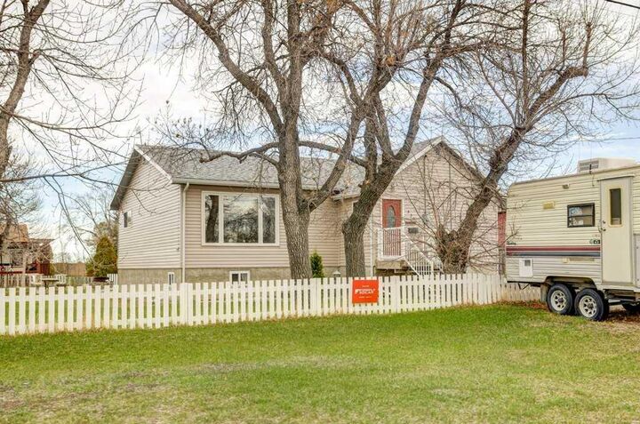 Property Photo:  379N 300 E  AB T0K 2S0 