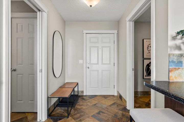 Property Photo:  910 Centre Avenue NE 513  AB T2E 4P7 