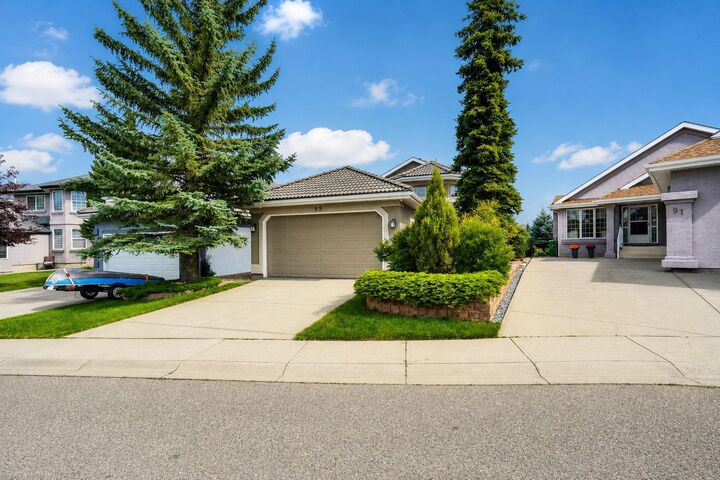 Property Photo:  95 Citadel Grove NW  AB T3G 4G7 