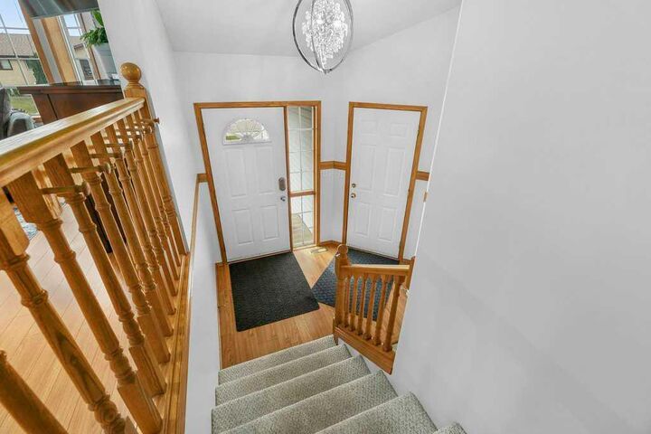 Property Photo:  6214 39 Avenue Close  AB T4K 1G1 