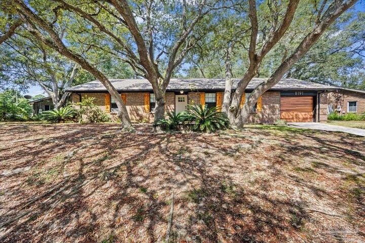 Property Photo:  8191 Sedgefield Dr  FL 32507 