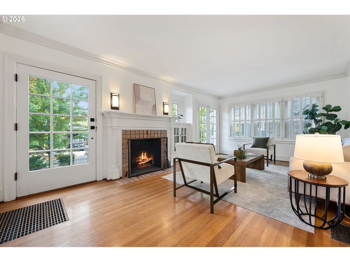 Property Photo: 3325 NE Holladay St OR 97232