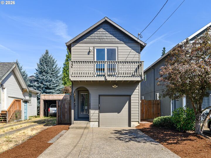 Property Photo:  5035 SE Ogden St  OR 97206 