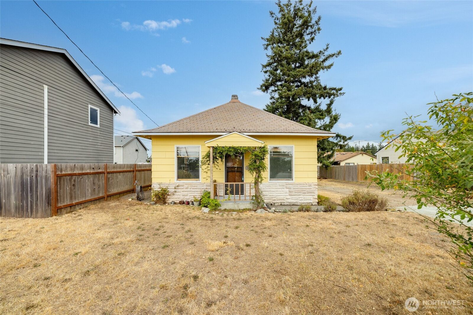 Property Photo:  1442 E Whidbey Avenue  WA 98277 