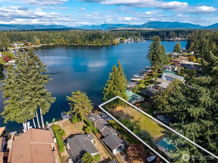 Property Photo:  22004 SE 295th Place  WA 98010 