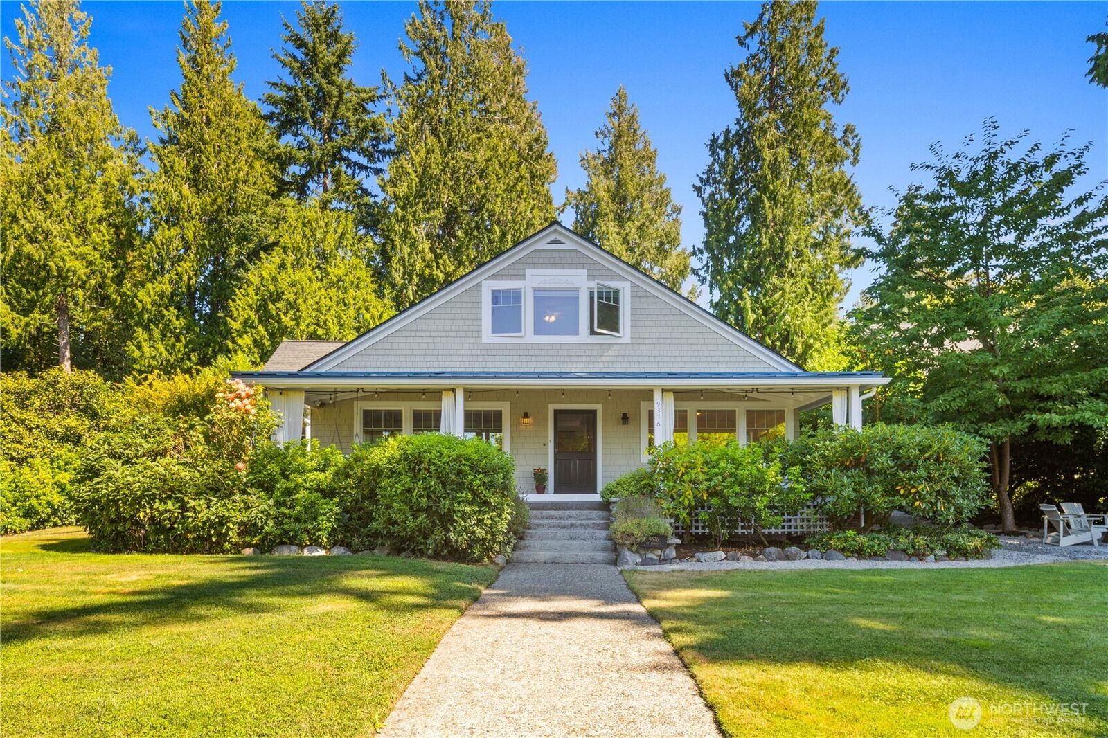 Property Photo: 9376 Endicott Street NE WA 98110