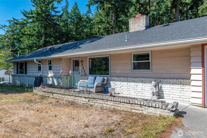 Property Photo:  2439  Loerland Lane  WA 98277 