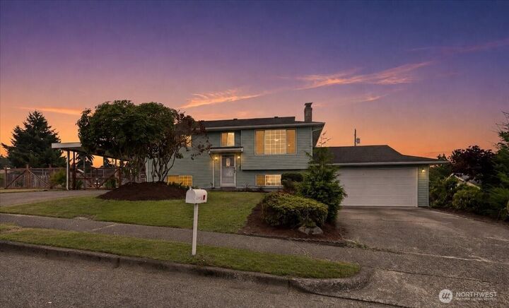 Property Photo:  1726 E  59th Street  WA 98404 