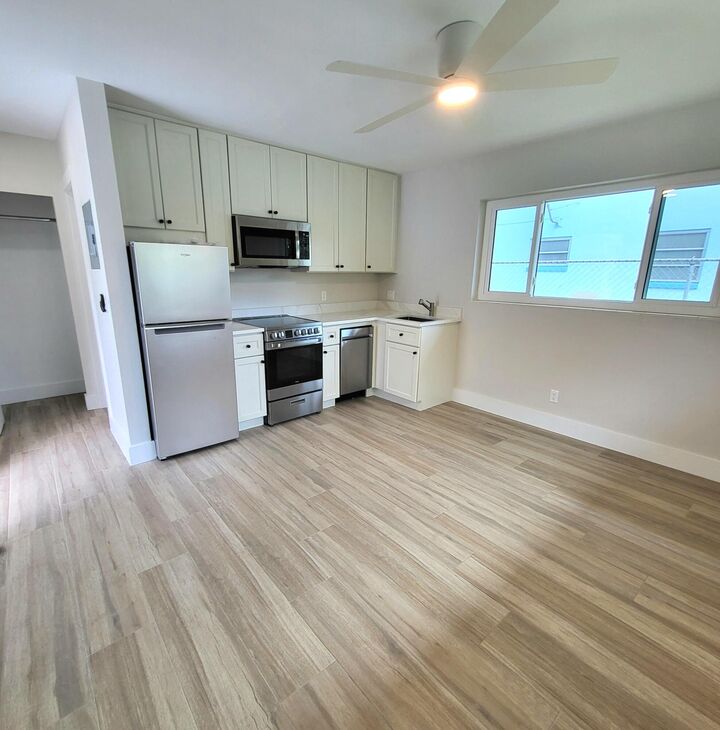 Property Photo: 809A NW 30th Court 809A FL 33311
