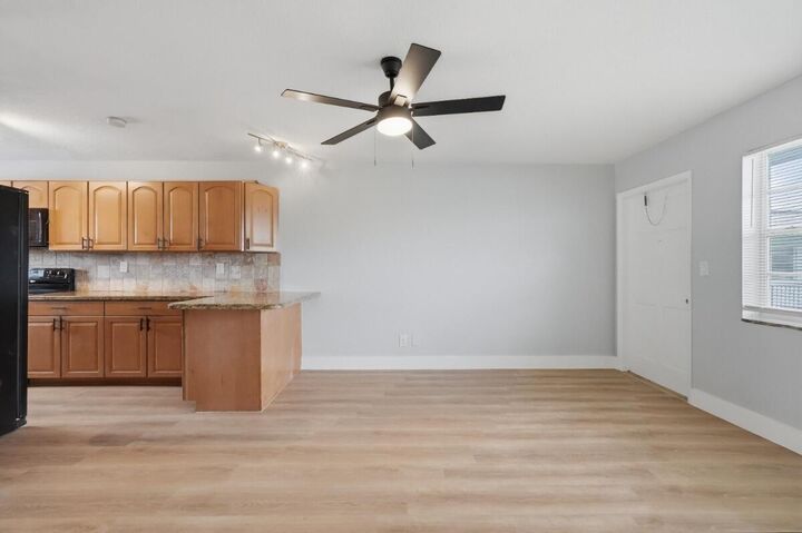 Property Photo:  6191 SW 37th Street 210  FL 33314 