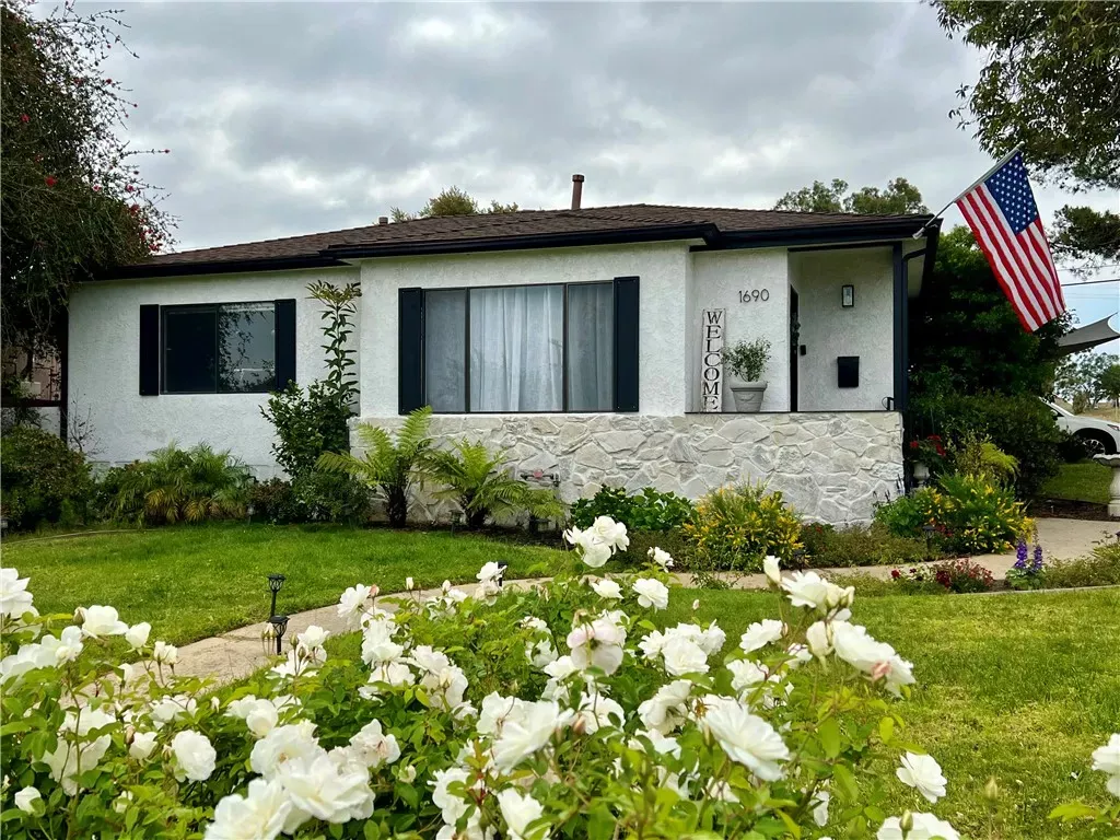 Property Photo: 1690 266th CA 90710