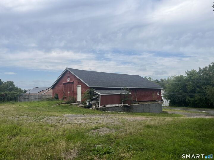 Property Photo:  8 Spencer Street  CT 06040 