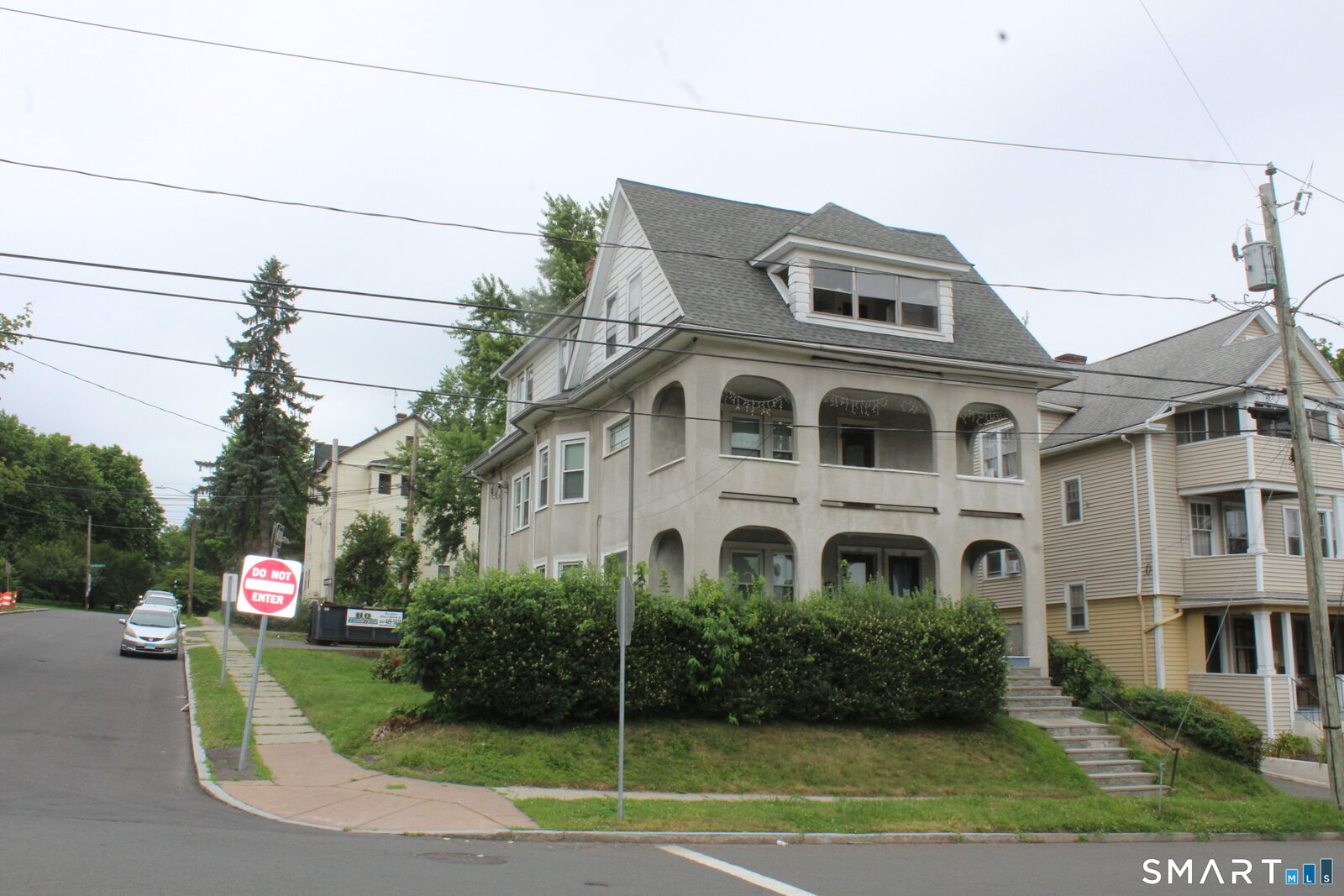 Property Photo:  45 Grandview Terrace 1st Floor  CT 06114 