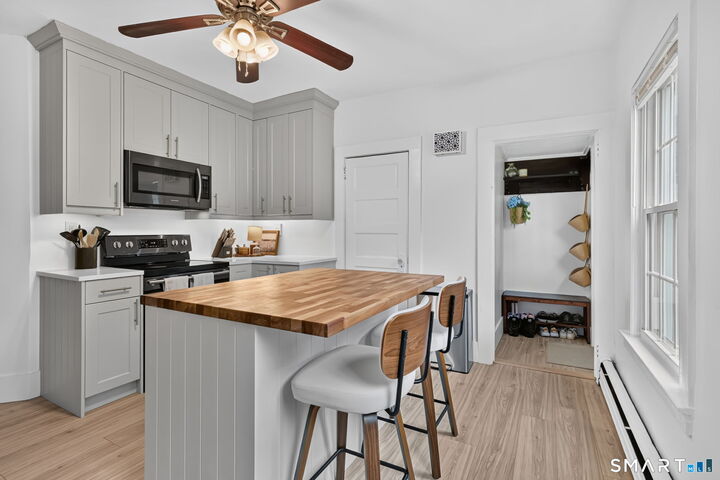Property Photo:  5 Parker Street  CT 06040 