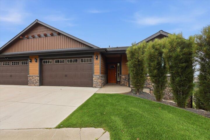 Property Photo:  8920 E Woodside Ln  WA 99217 