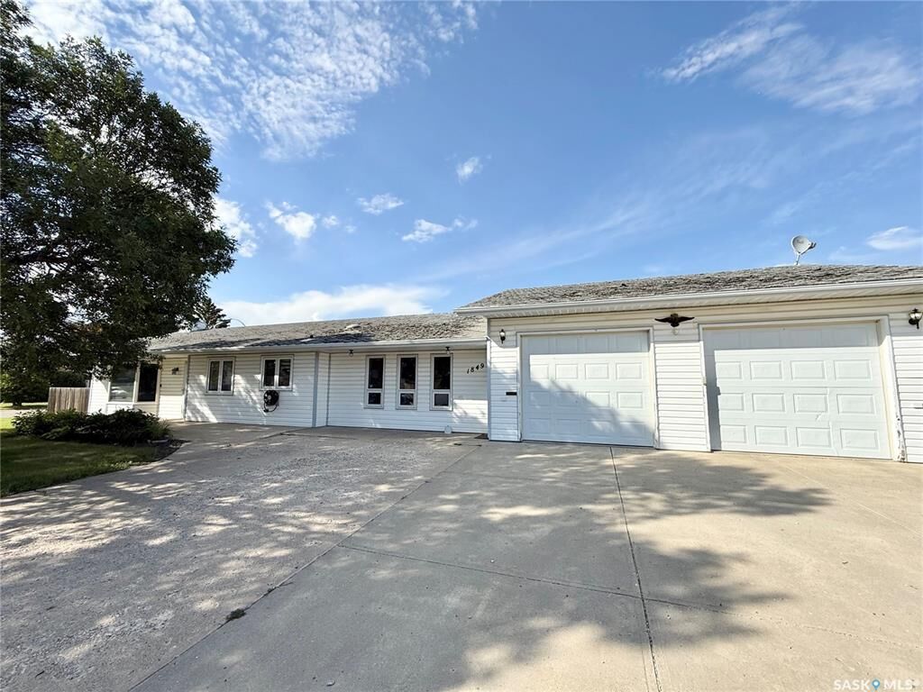 Property Photo:  1849 Eaglesham Avenue  SK S4H 3A6 