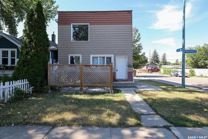 Property Photo:  2100 Reynolds Street  SK S4N 3N1 