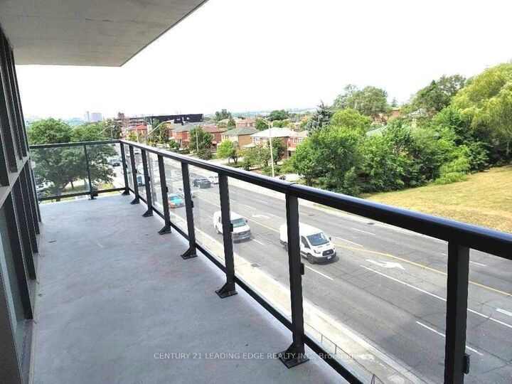 Property Photo:  1461 Lawrence Avenue W 302  ON M6L 1A9 