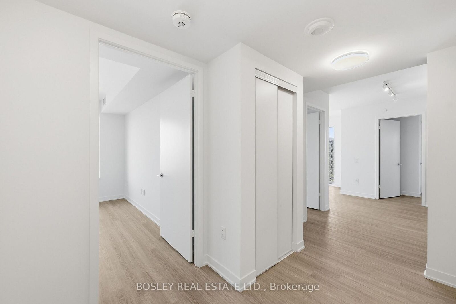 Property Photo:  15 David Salomon Drive 2302  ON M3C 0T2 