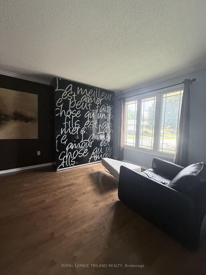 Property Photo:  85 Bonaventure Drive  ON N5V 4A7 