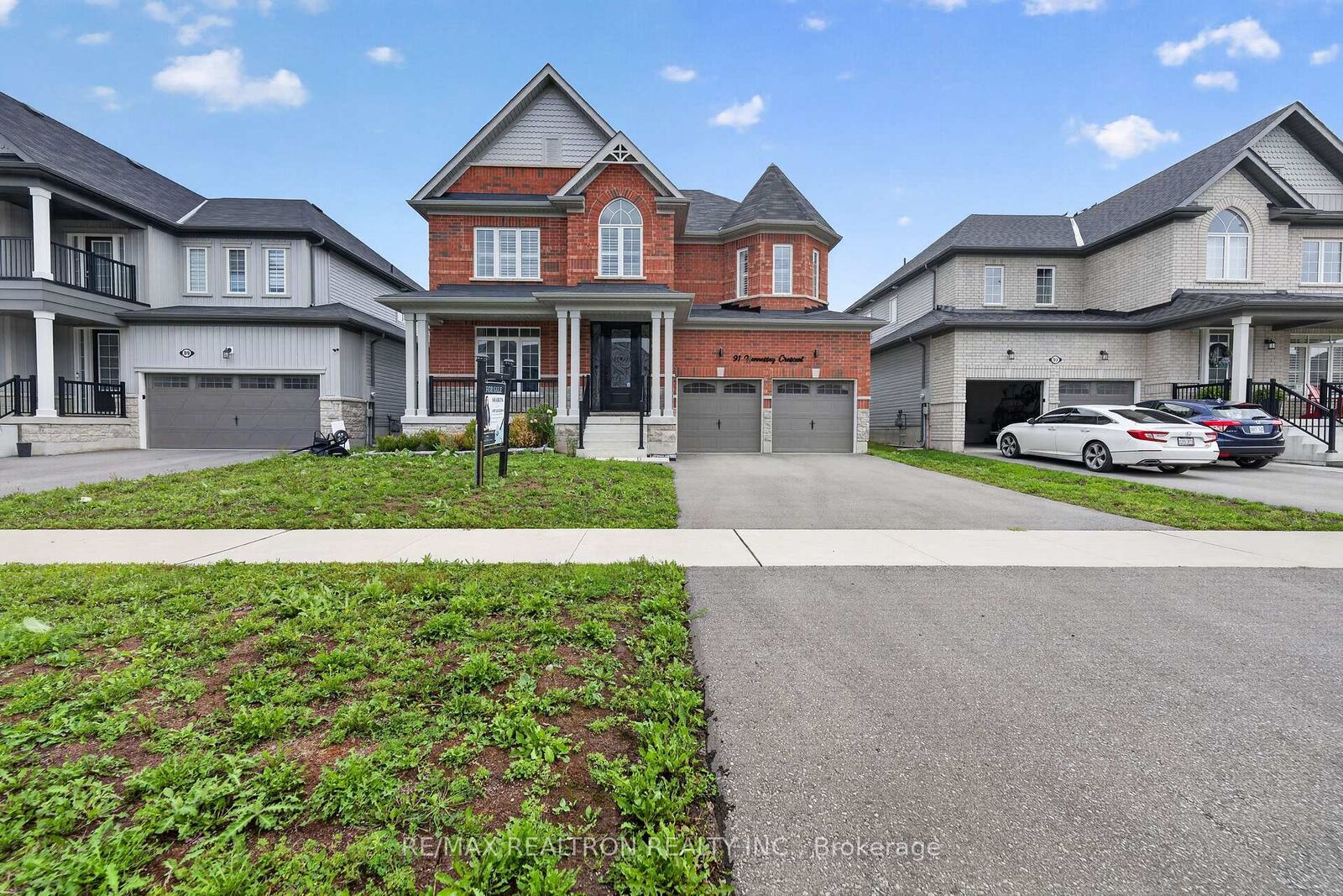 Property Photo:  91 Hennessey Crescent  ON K9V 0P4 