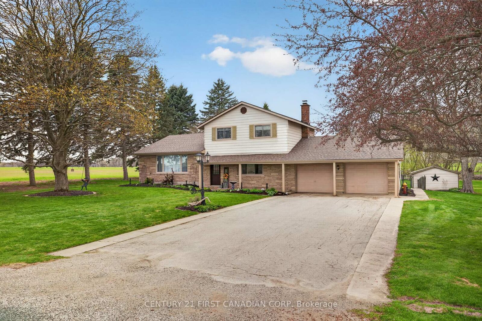 Property Photo:  8889 Hacienda Road  ON N5H 2R1 