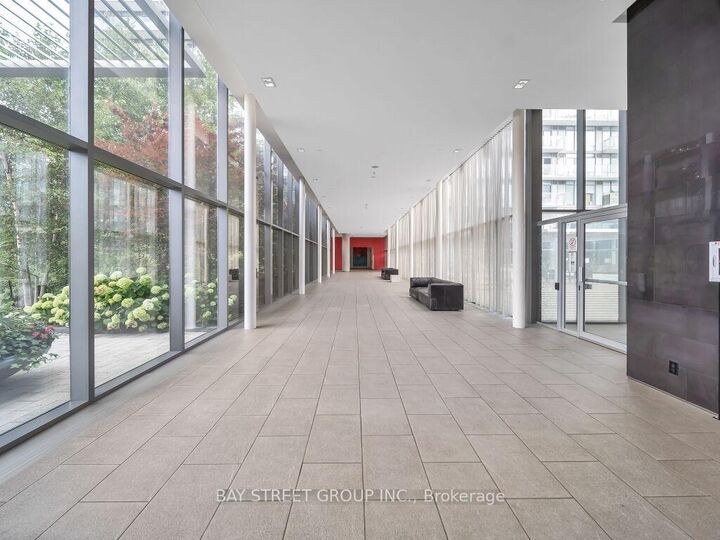 Property Photo:  105 The Queensway Avenue 1501  ON M6G 5B5 