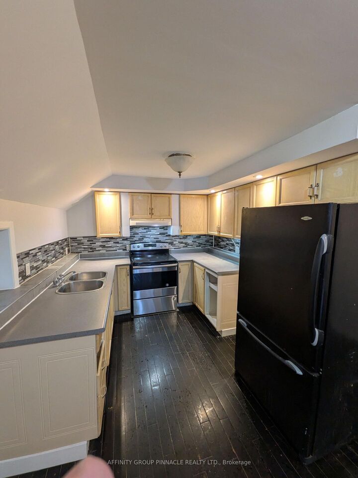 Property Photo:  12 Russell Street W  ON K9V 2W6 
