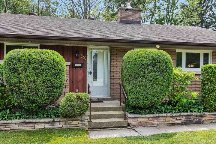 Property Photo:  336 6th Avenue E  ON N4K 2T6 