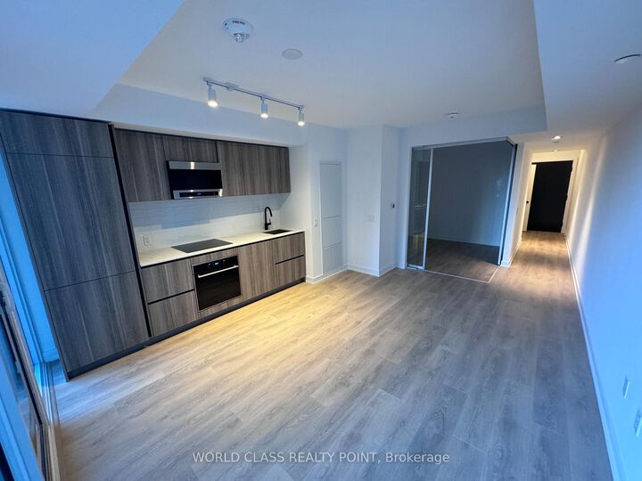 Property Photo:  117 Broadway Avenue 405  ON M4P 1V3 