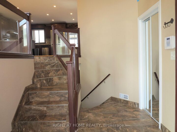 Property Photo:  101 Joanne Court  ON N8H 5N7 