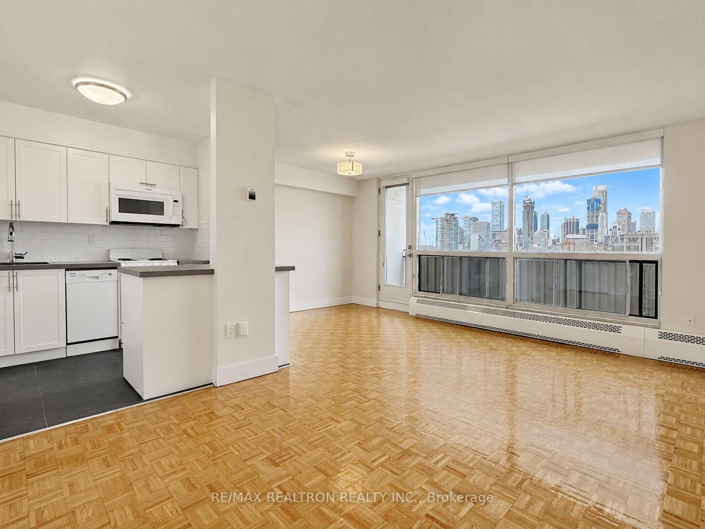 Property Photo:  666 Spadina Avenue 1410  ON M5S 2H8 