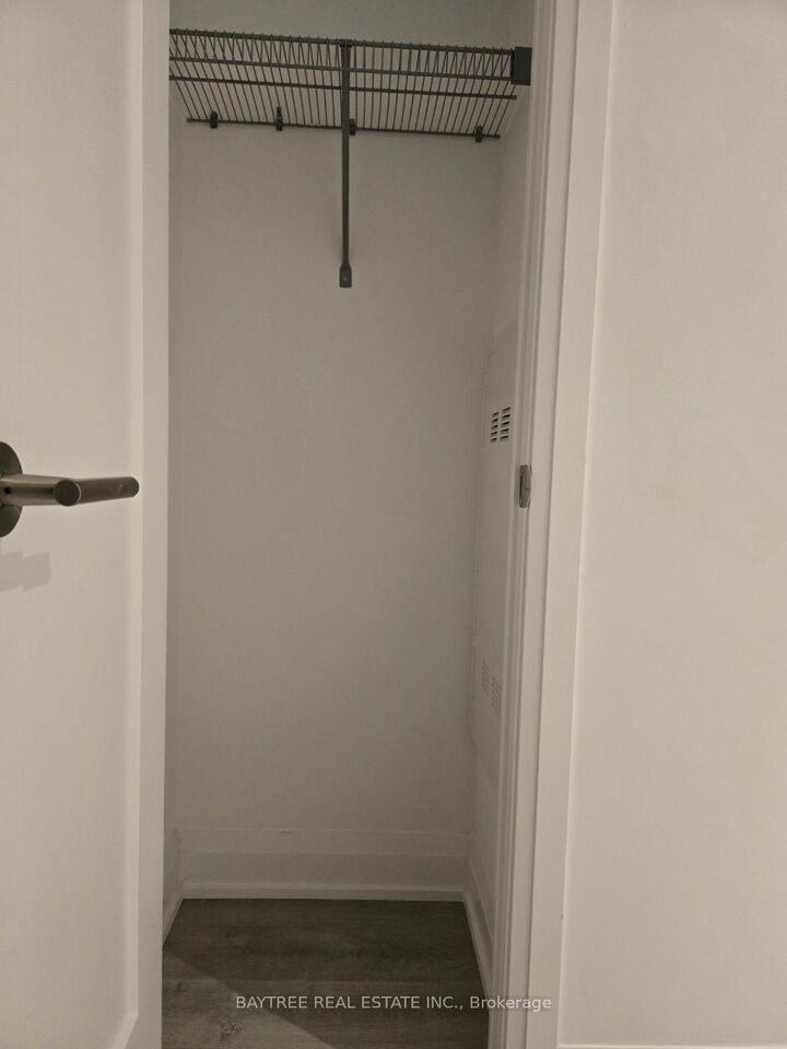 Property Photo:  65 Broadway Avenue 902  ON M4P 1T9 