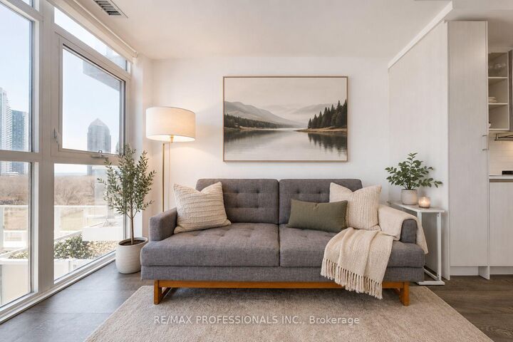 Property Photo:  251 Manitoba Street 504  ON M8Y 0C7 