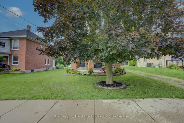 Photo de la propriété:  180 Bruce Street S  ON N0G 1R0 