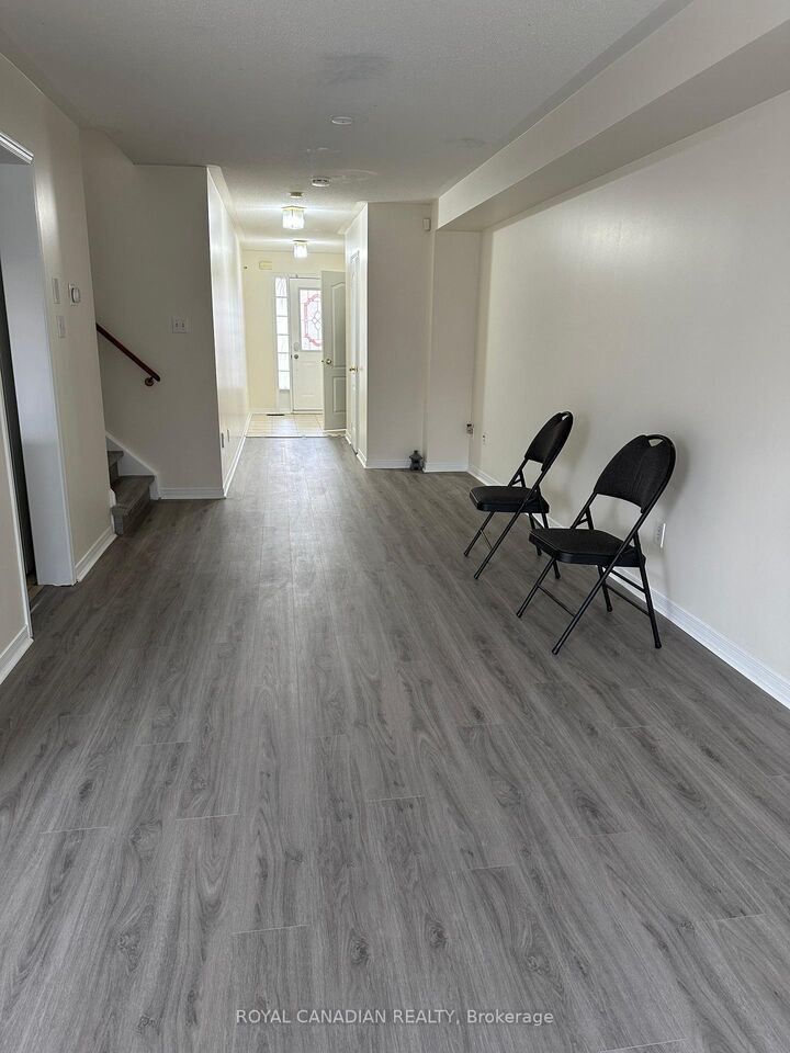 Property Photo: 525 Novo Star Drive 60 ON L5W 1X8