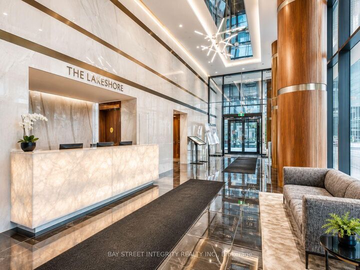 Property Photo:  19 Bathurst Street 2001  ON M5V 0N2 