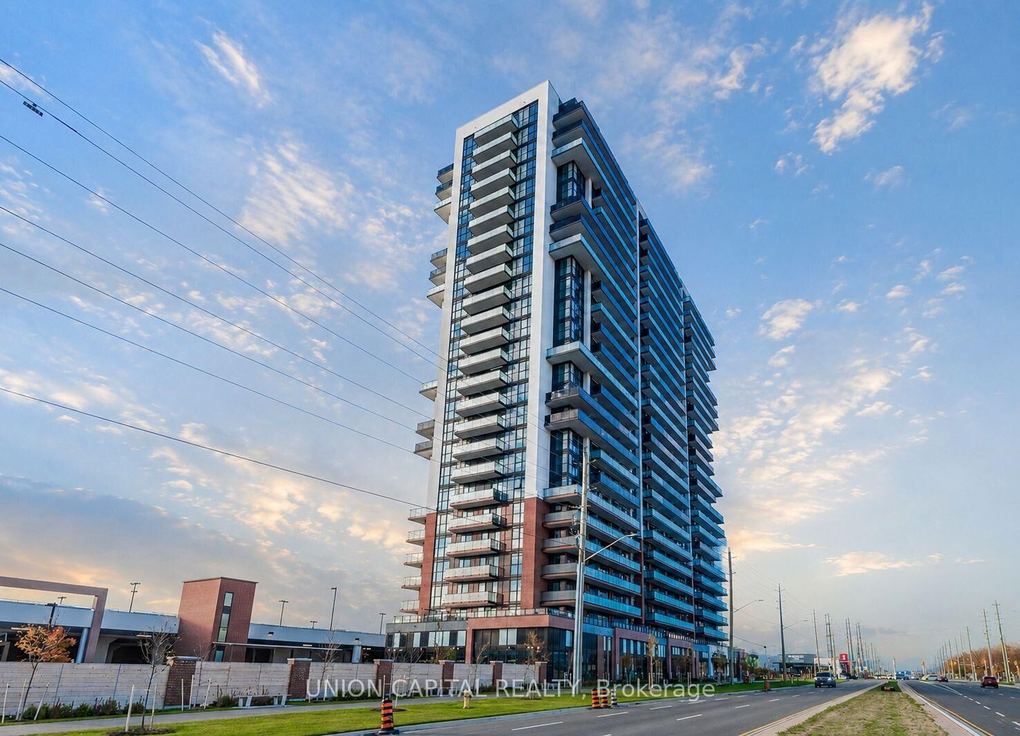 Property Photo:  2550 Simcoe Street N 2221  ON L1L 0R5 