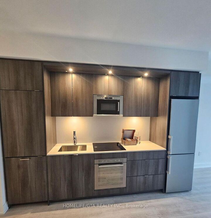 Property Photo:  30 Inn On The Park Drive 3006  ON M3C 0P7 
