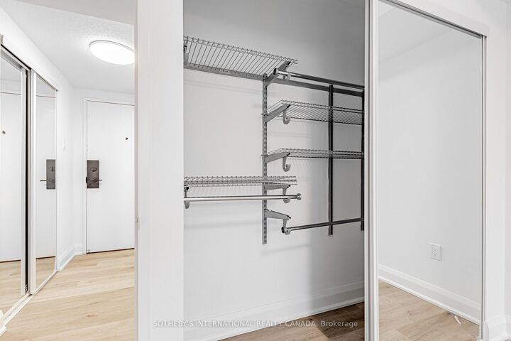 Property Photo: 191 Sherbourne Street 1415 ON M5A 3X1