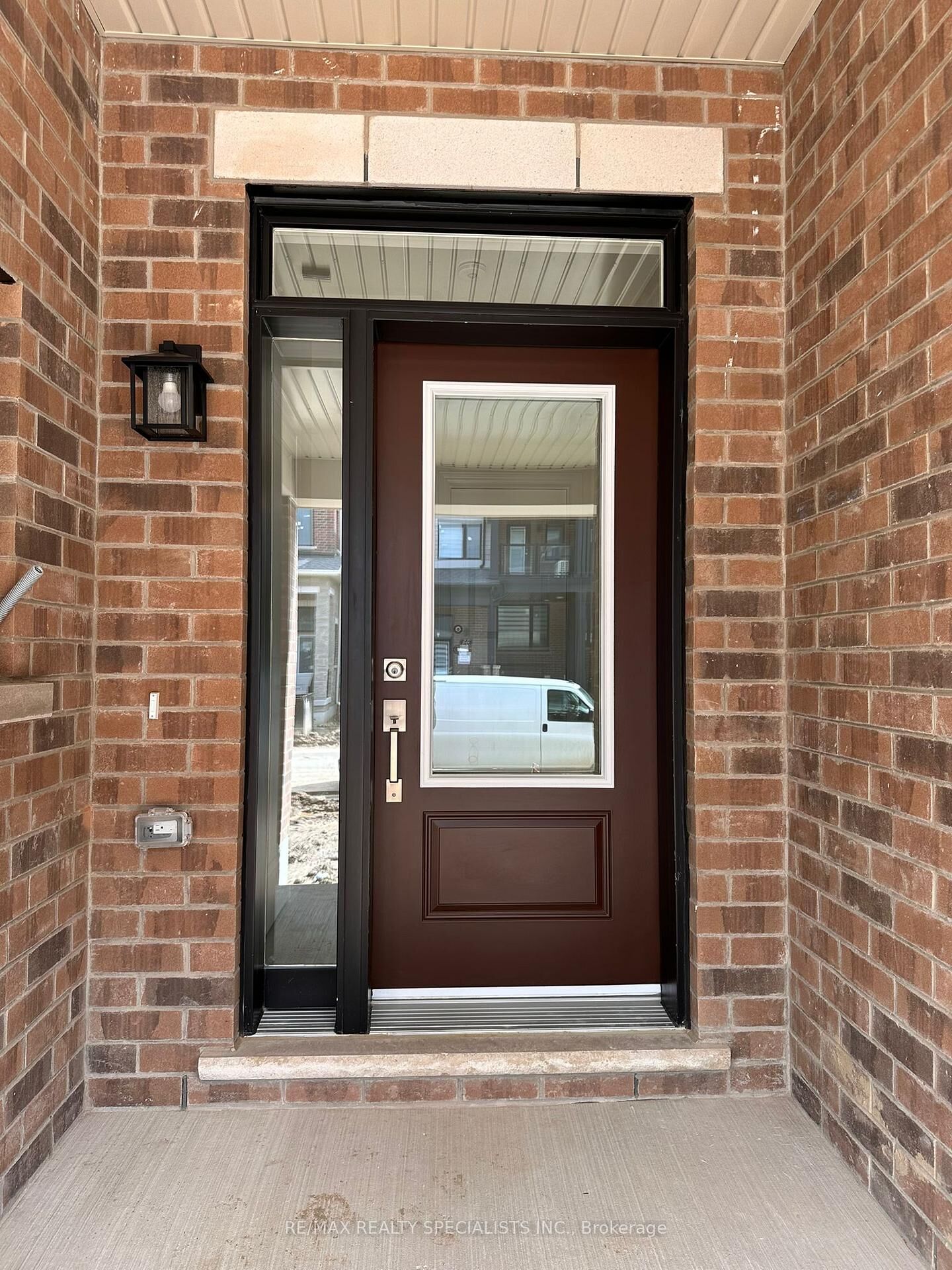 Property Photo:  26 Thornbird Crescent Upper  ON L6V 3N5 