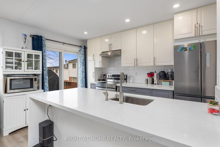 Property Photo:  47 Stewart Maclaren Road 74  ON L7G 5L8 