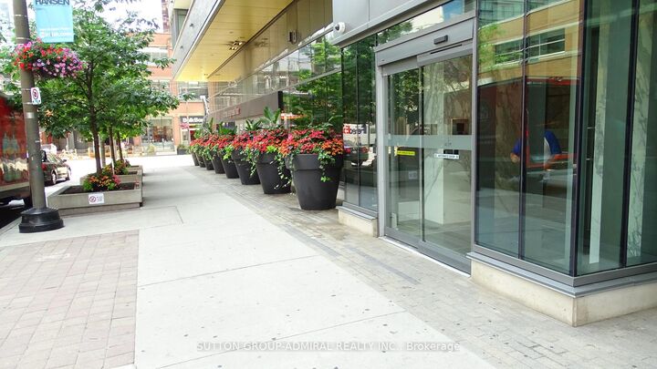 Property Photo:  8 Charlotte Street 2508  ON M5V 0K4 