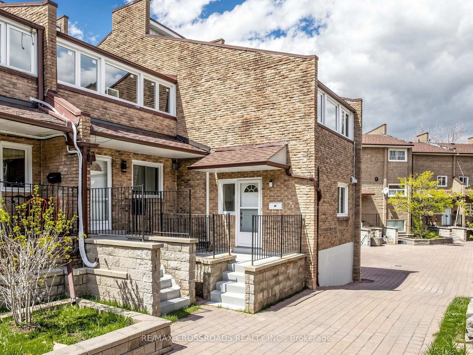 Property Photo:  50 Scarborough Golf Club Road 95  ON M1M 3T5 