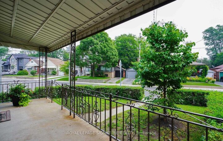 Property Photo:  1076 Greenwood Avenue  ON M4J 4E3 