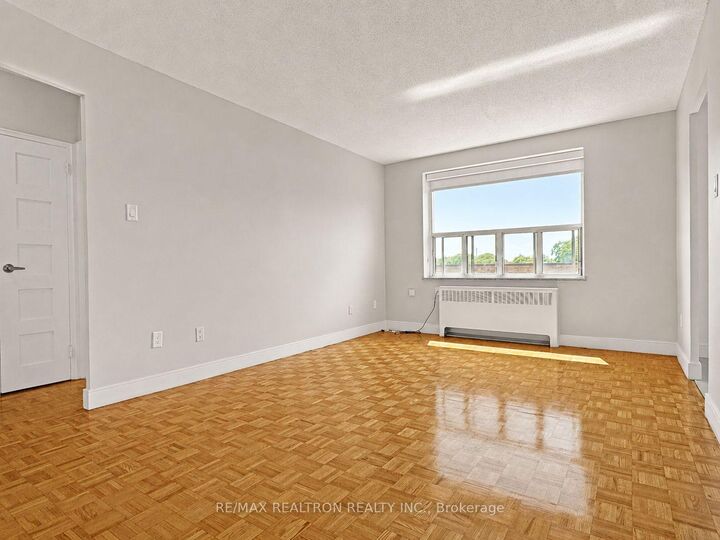 Property Photo:  1291 Bayview Avenue 305  ON M4G 2Z9 