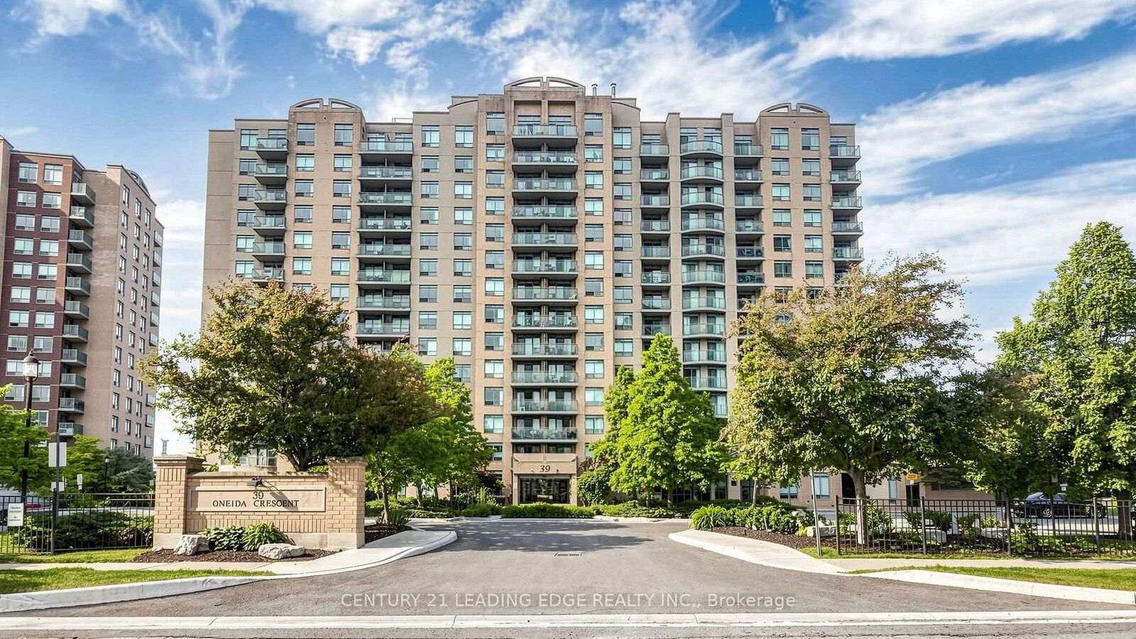Property Photo:  39 Oneida Crescent 212  ON L4B 4T9 