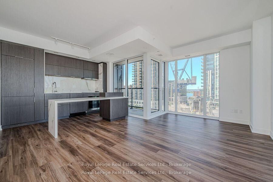 Property Photo: 370 Martha Street 610 ON L7R 2P7